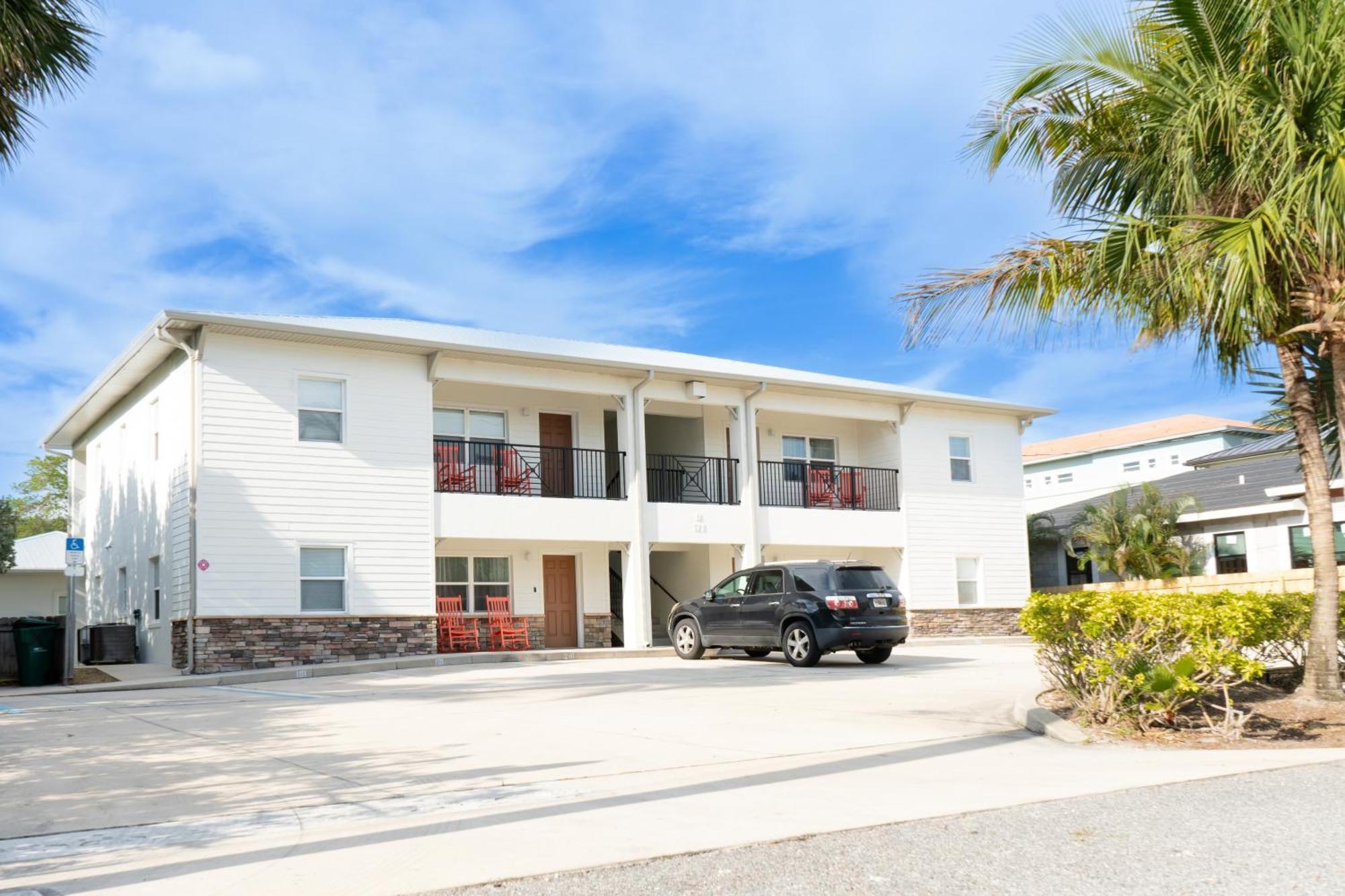 Sole Suite #1-2 Min To Beach-Patio & Courtyard Cocoa Beach Bagian luar foto